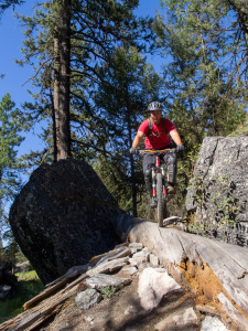 Bush Pilot Biking - Ansgar & Tina