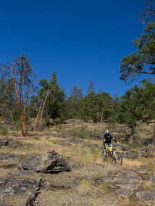 Bush Pilot Biking - Ansgar & Tina