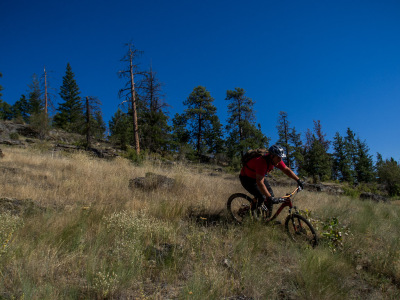 Bush Pilot Biking - Ansgar & Tina