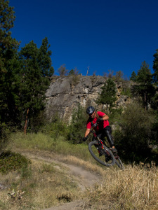 Bush Pilot Biking - Ansgar & Tina